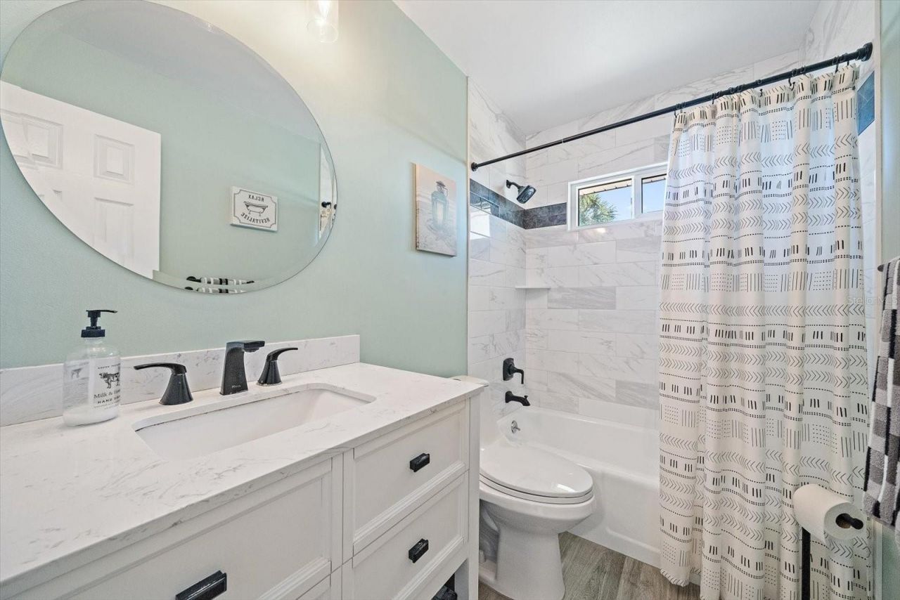 5940 Driftwood Avenue, Unit 15, Sarasota, FL 34231 Photo