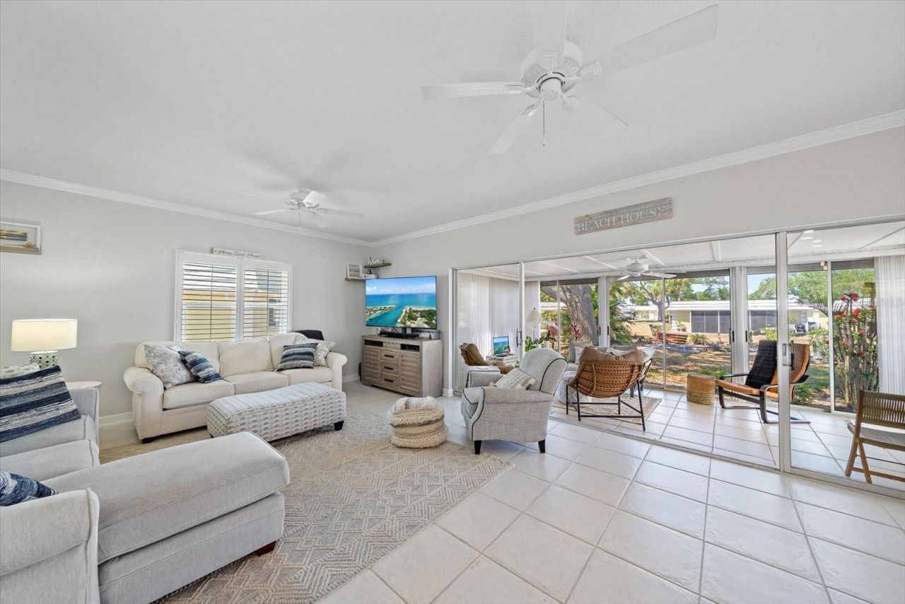 5940 Driftwood Avenue, Unit 15, Sarasota, FL 34231 Photo