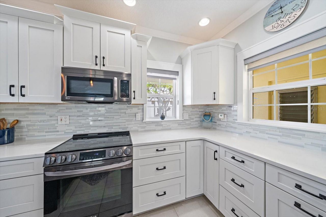 5940 Driftwood Avenue, Unit 15, Sarasota, FL 34231 Photo