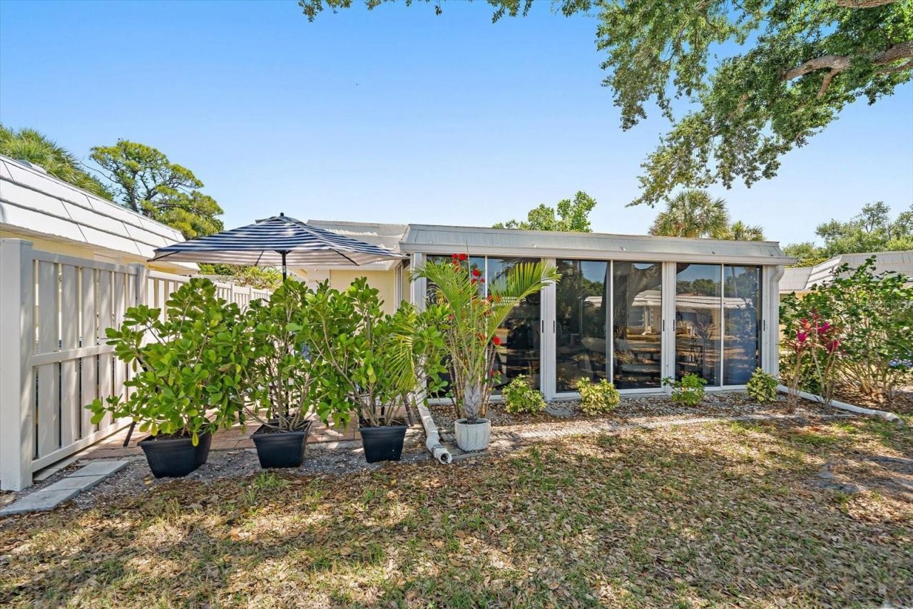 5940 Driftwood Avenue, Unit 15, Sarasota, FL 34231 Photo