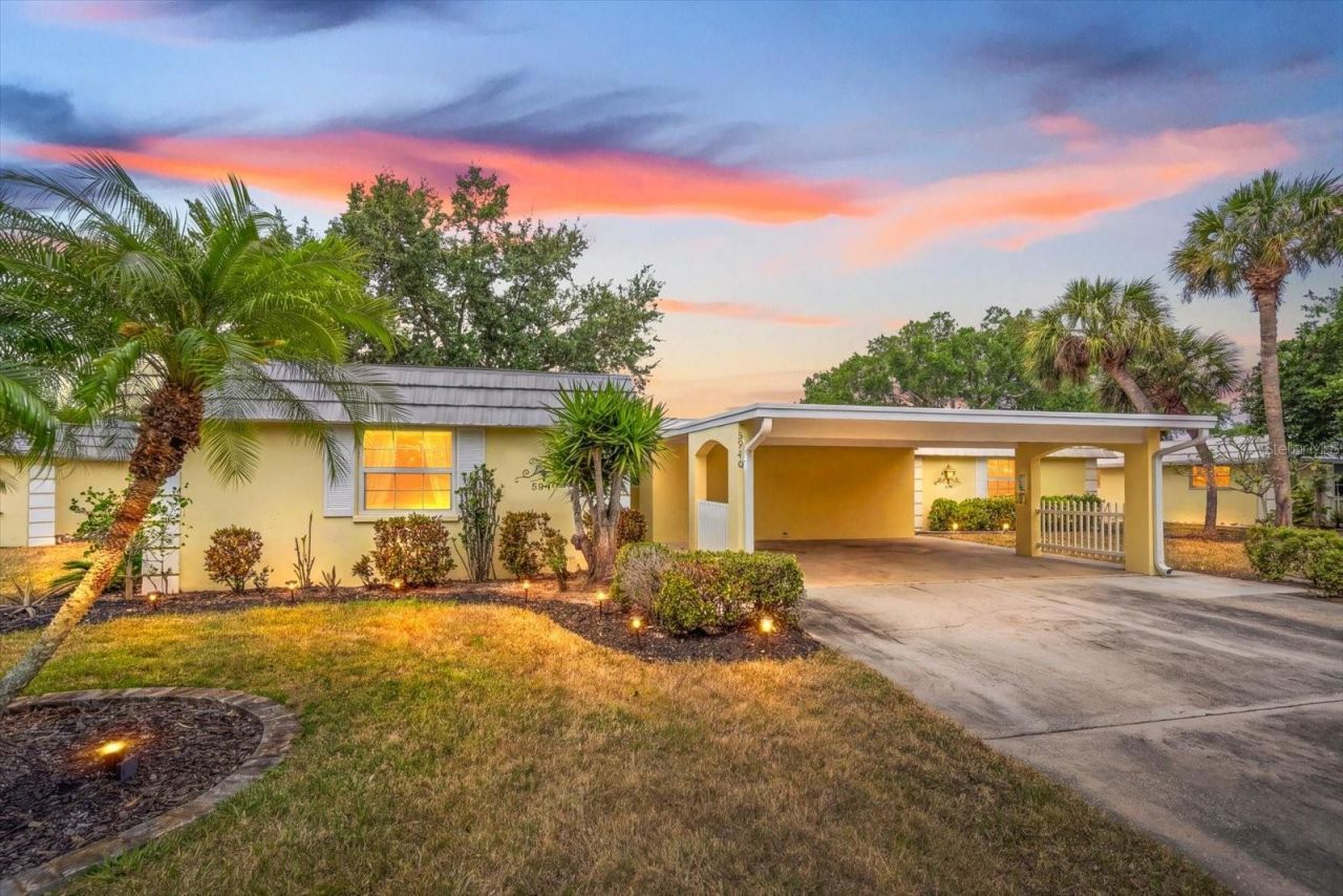 5940 Driftwood Avenue, Unit 15, Sarasota, FL 34231 Photo