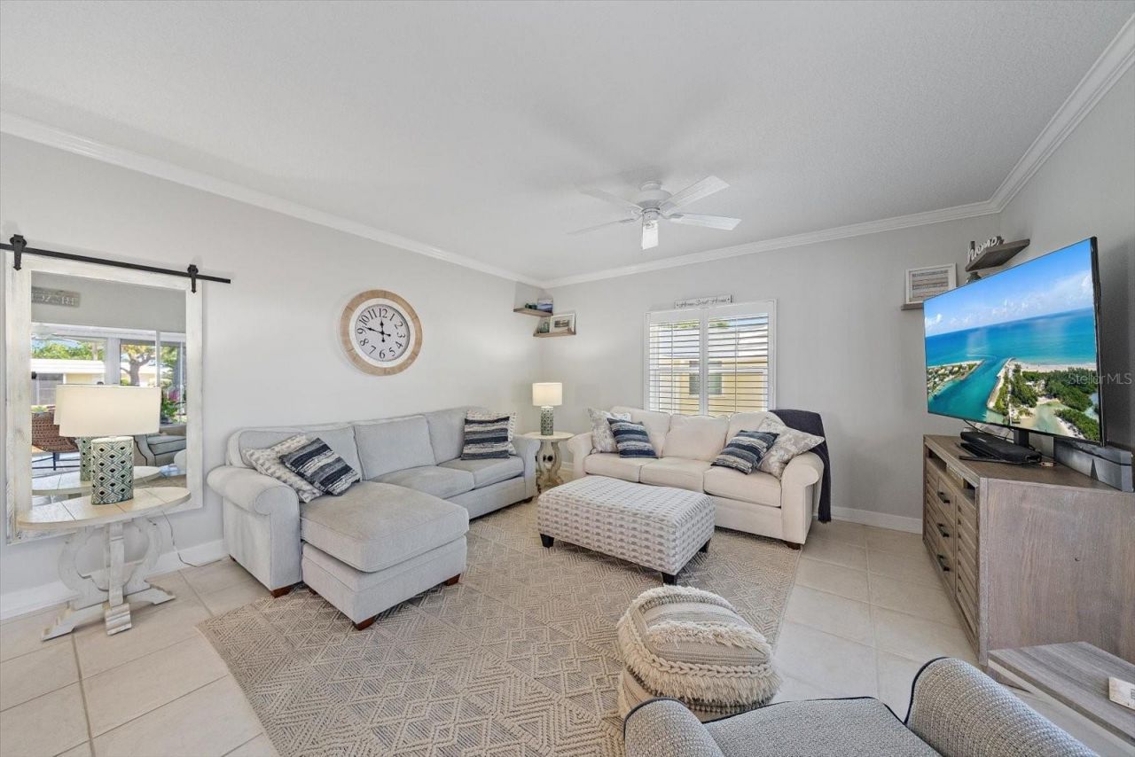 5940 Driftwood Avenue, Unit 15, Sarasota, FL 34231 Photo