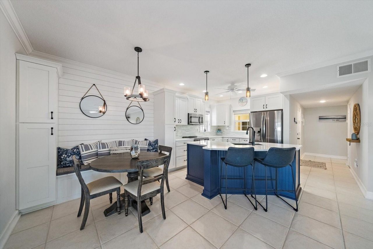 5940 Driftwood Avenue, Unit 15, Sarasota, FL 34231 Photo