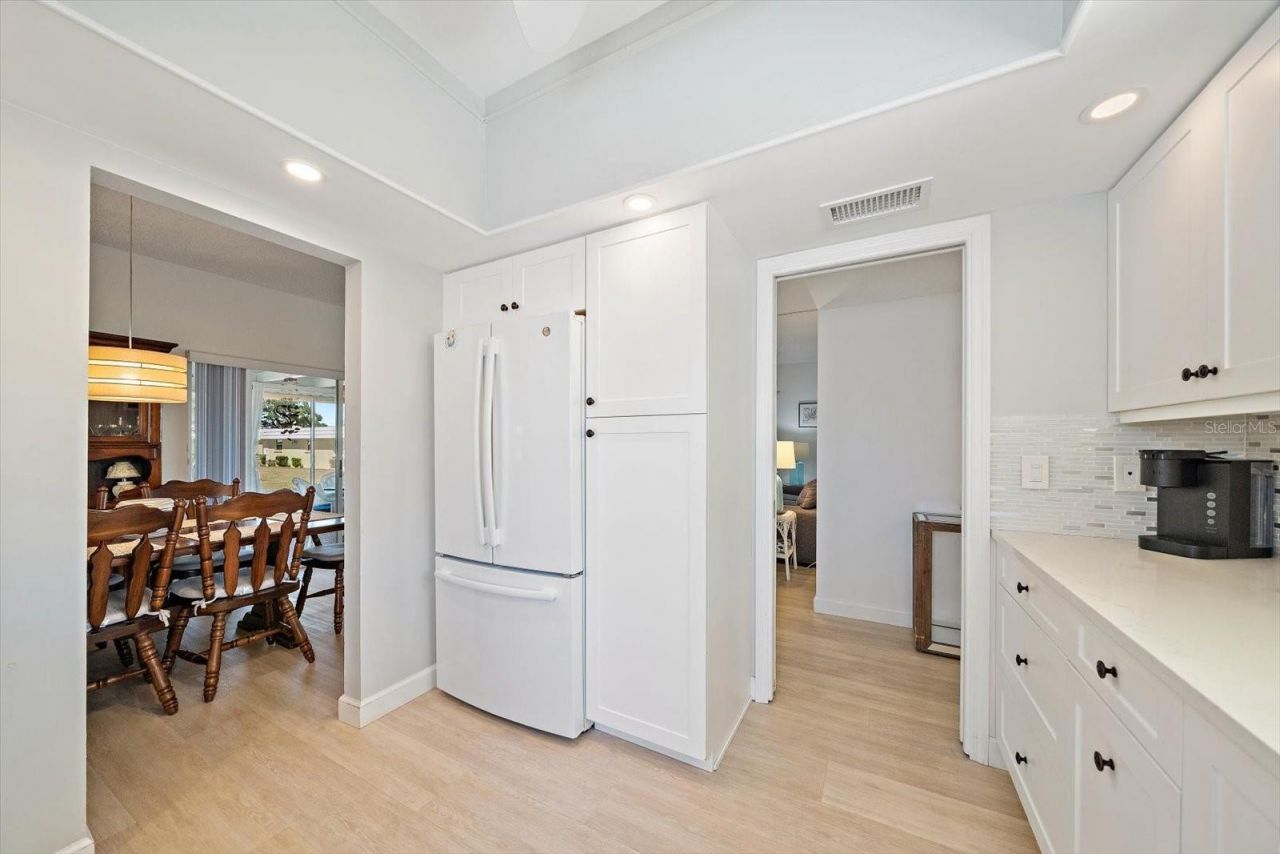 5936 Driftwood Avenue, Unit 16, Sarasota, FL 34231 Photo