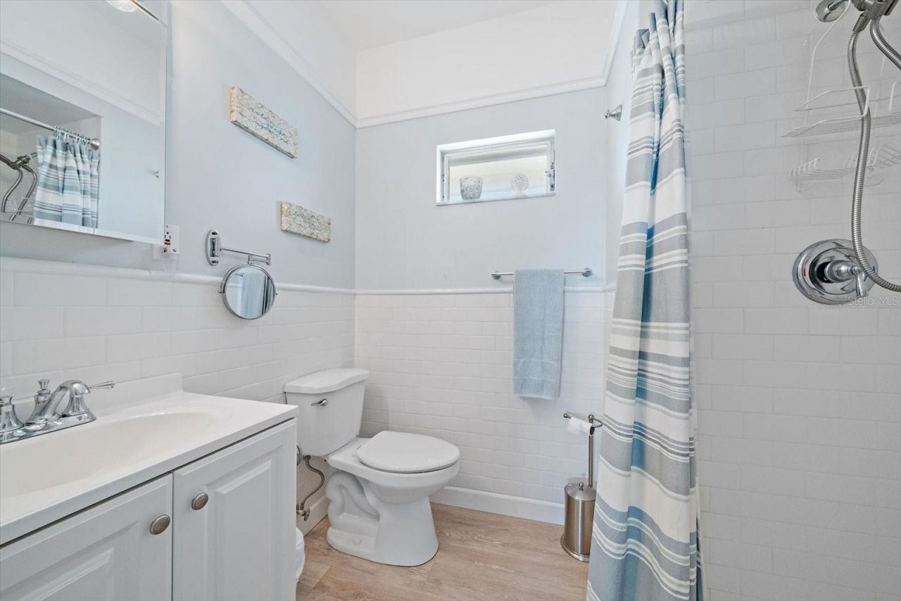 5936 Driftwood Avenue, Unit 16, Sarasota, FL 34231 Photo
