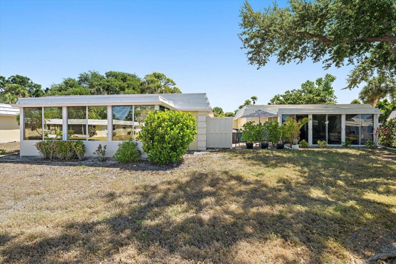 5936 Driftwood Avenue, Unit 16, Sarasota, FL 34231 Photo