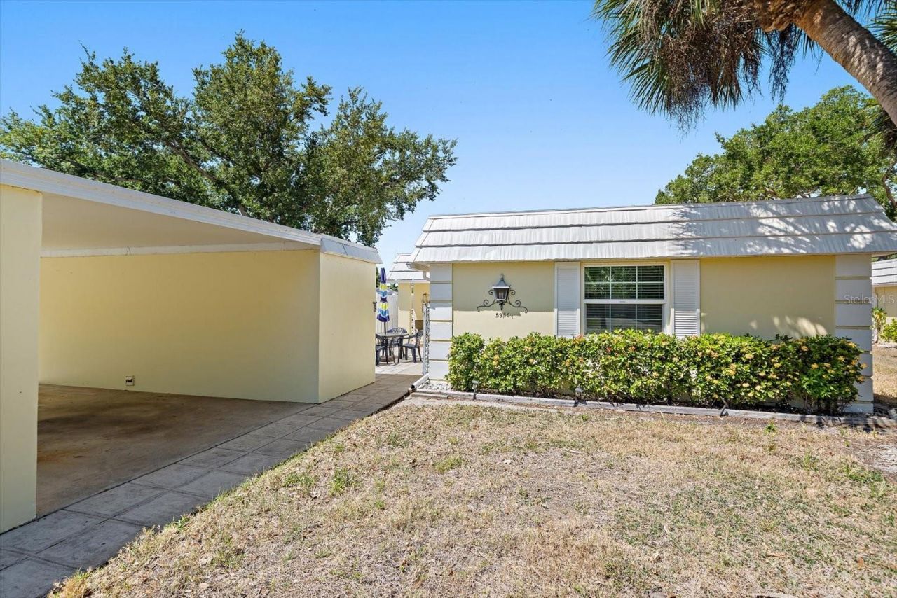 5936 Driftwood Avenue, Unit 16, Sarasota, FL 34231 Photo