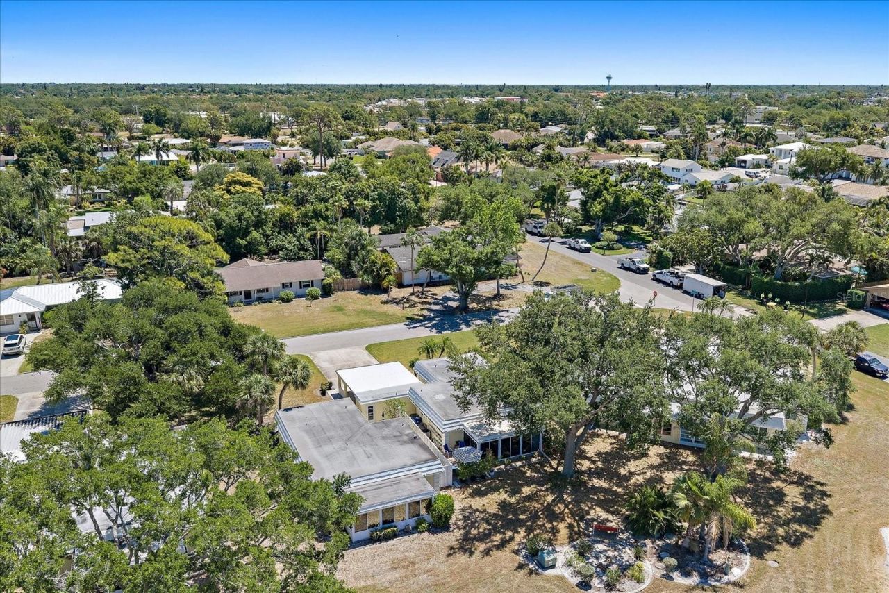 5936 Driftwood Avenue, Unit 16, Sarasota, FL 34231 Photo