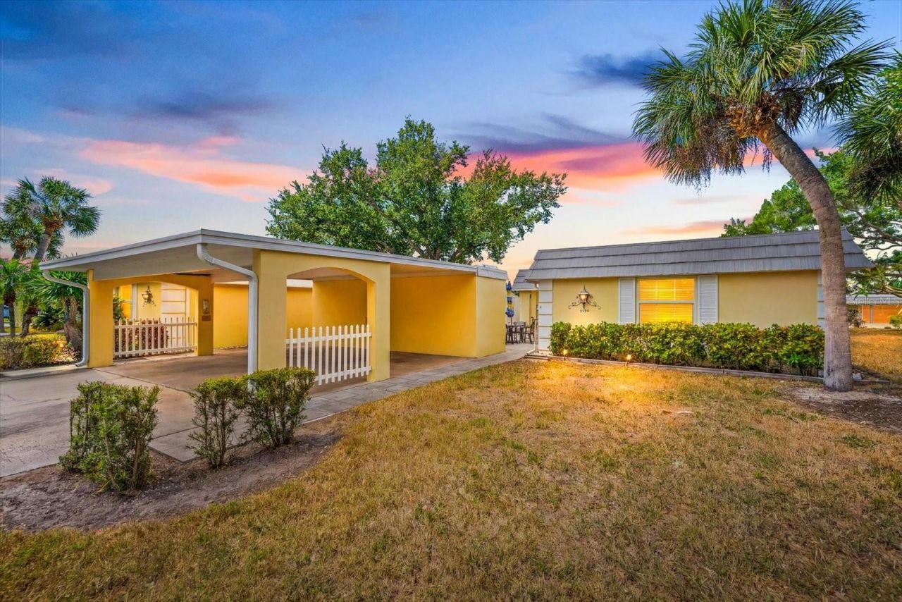 5936 Driftwood Avenue, Unit 16, Sarasota, FL 34231 Photo