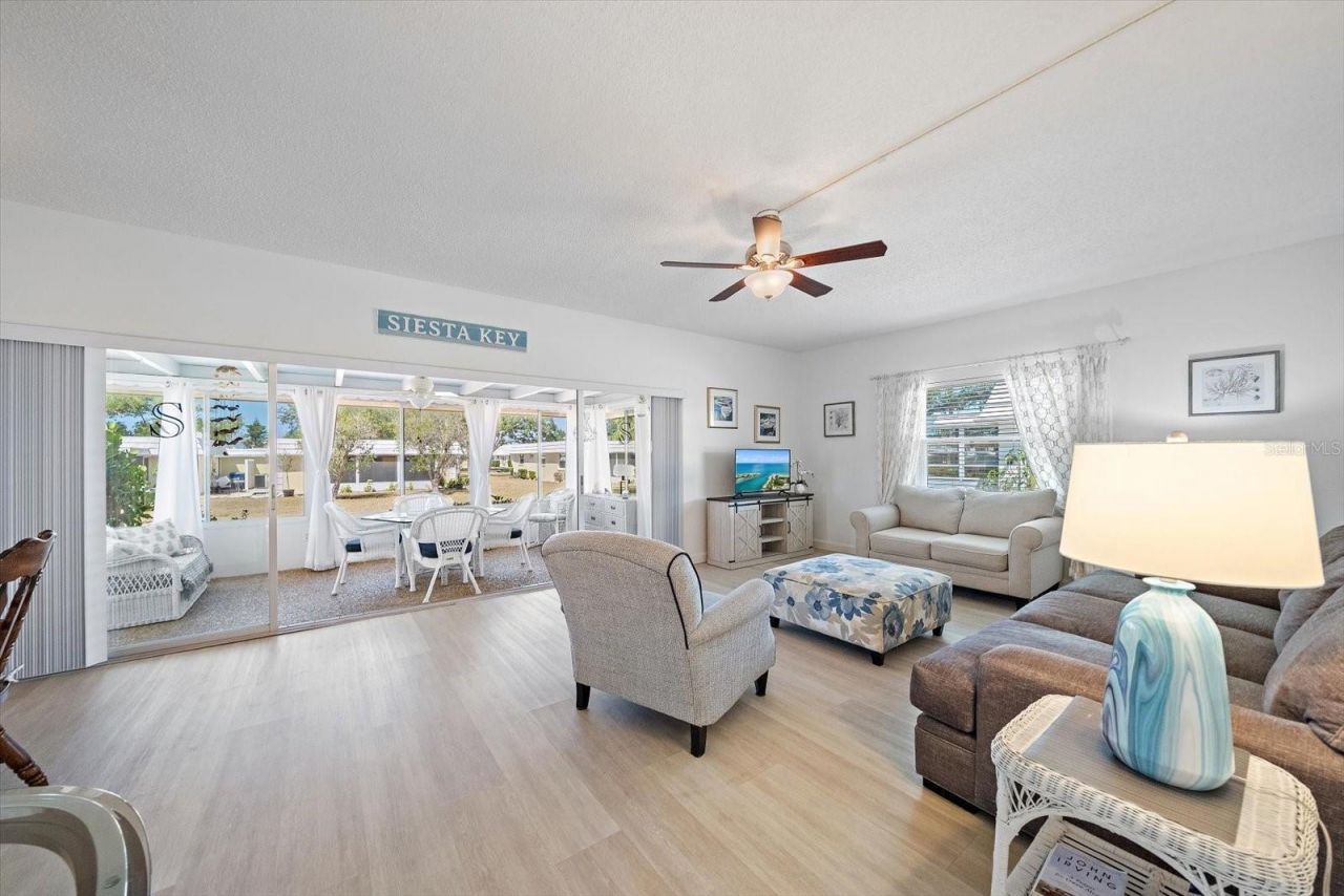 5936 Driftwood Avenue, Unit 16, Sarasota, FL 34231 Photo