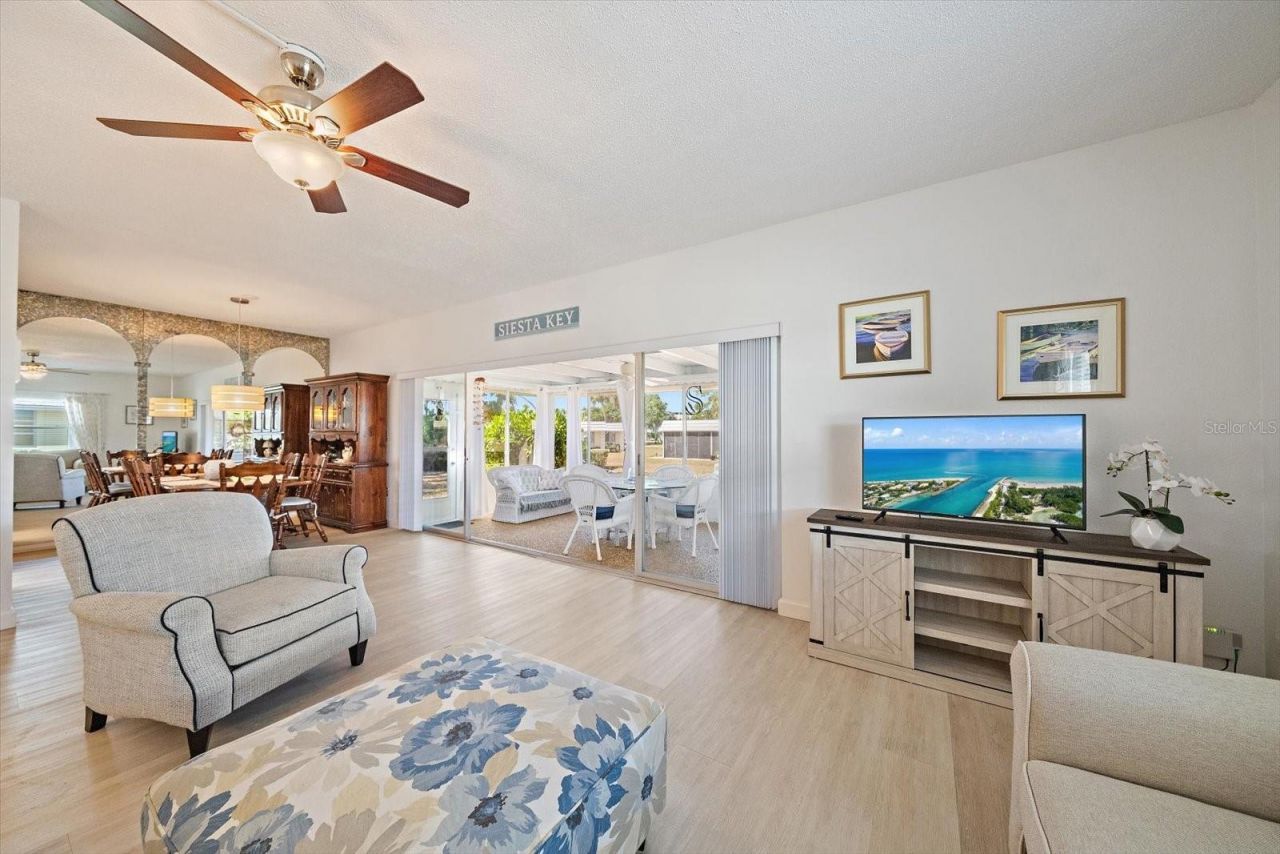 5936 Driftwood Avenue, Unit 16, Sarasota, FL 34231 Photo