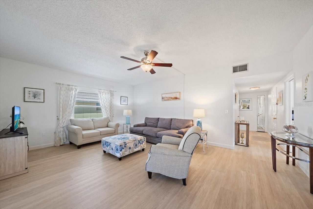 5936 Driftwood Avenue, Unit 16, Sarasota, FL 34231 Photo