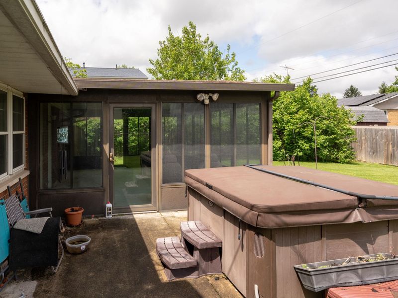 281 Fairway Drive, Fairborn, OH 45324 Photo 9
