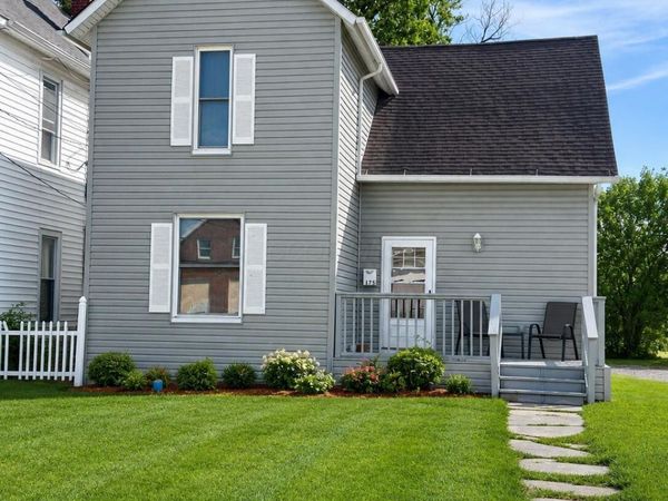 17 S Oregon Street, Johnstown, OH 43031