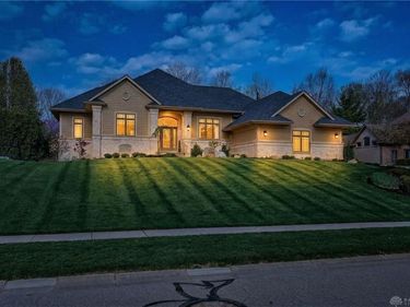1475 Country Wood Drive, Bellbrook, OH 45440
