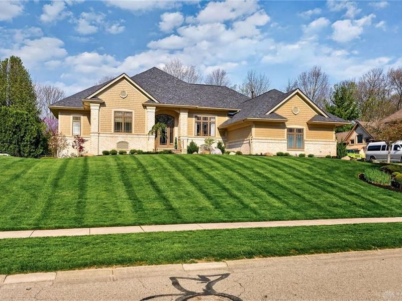 1475 Country Wood Drive, Bellbrook, OH 45440 Photo 2