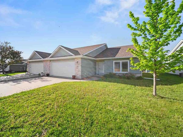 531 Bear Dr, Tiffin, IA 52340