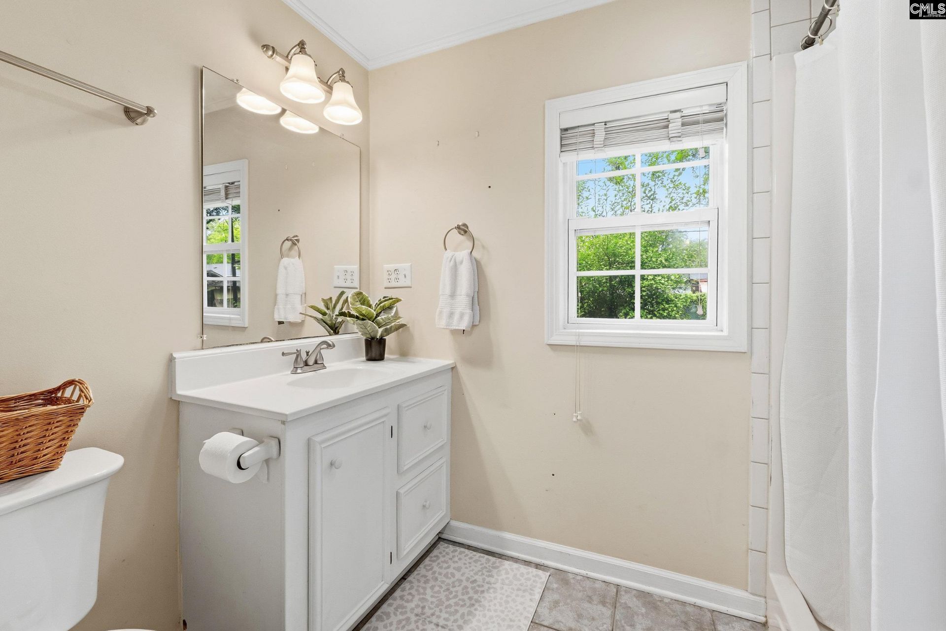 509 Byron Road Photo 11