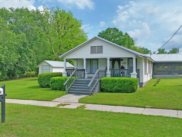 402 E Pennsylvania Avenue , Bonifay, FL 32425
