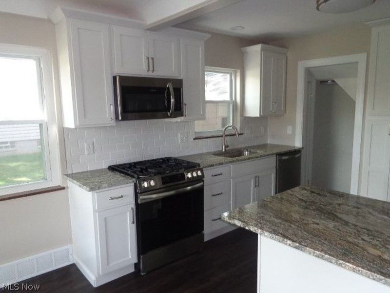5840 Queens Highway, Parma Heights, OH 44130 Photo 11
