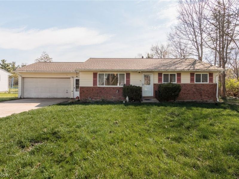 19157 Howe Road, Strongsville, OH 44136 Photo 1