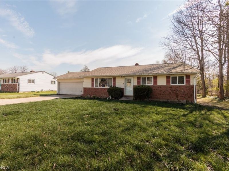 19157 Howe Road, Strongsville, OH 44136 Photo 2