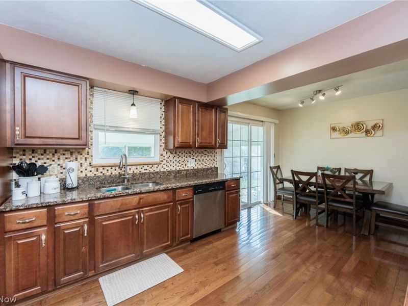 19157 Howe Road, Strongsville, OH 44136 Photo 3