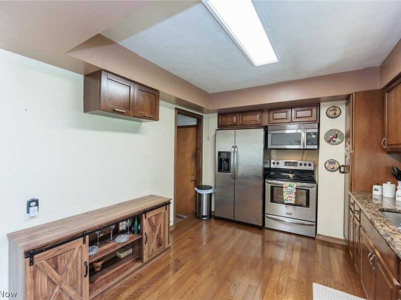 19157 Howe Road, Strongsville, OH 44136 Photo 6