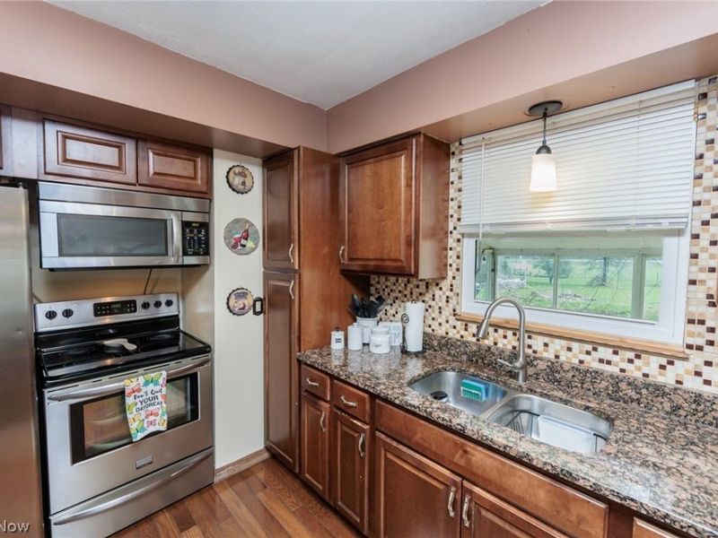 19157 Howe Road, Strongsville, OH 44136 Photo 8