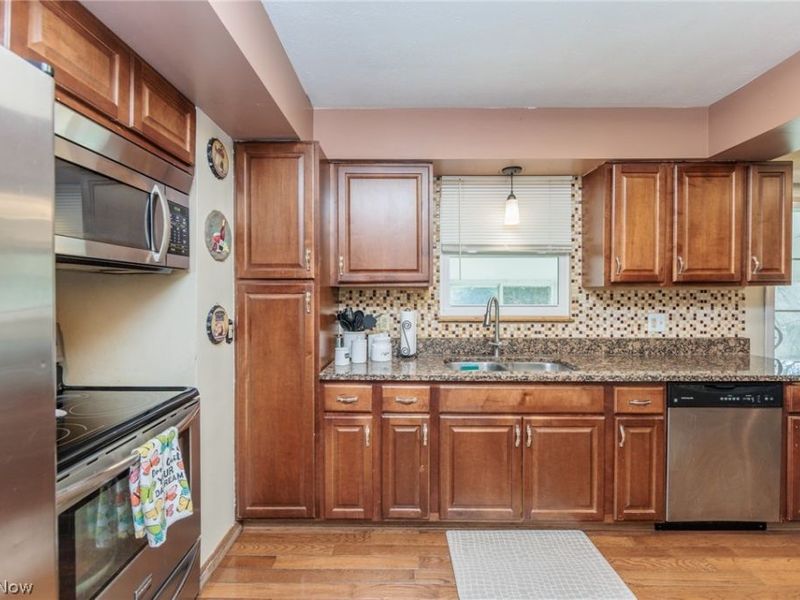19157 Howe Road, Strongsville, OH 44136 Photo 9