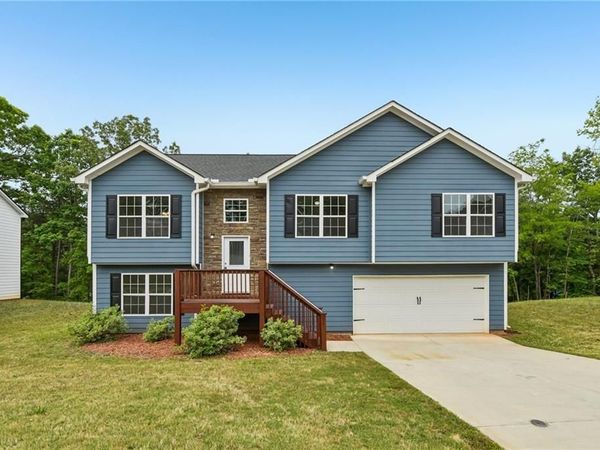 382 Arlington Lane , Commerce, GA 30529