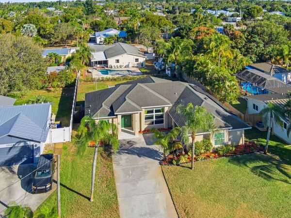 1569 NE Amy Avenue, Jensen Beach, FL 34957