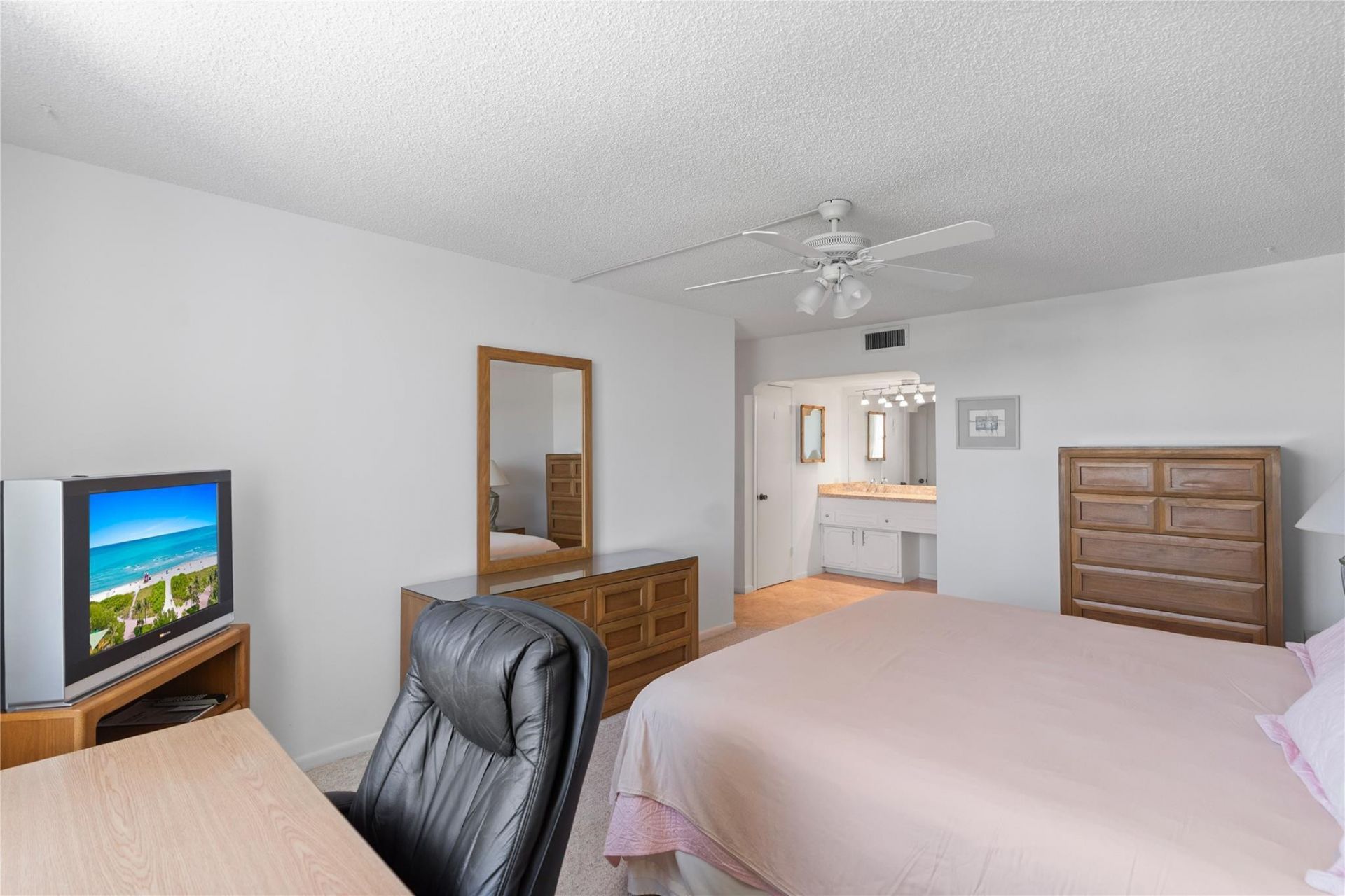 5200 N Ocean Boulevard, Unit 710b, Fort Lauderdale, FL 33308 Photo
