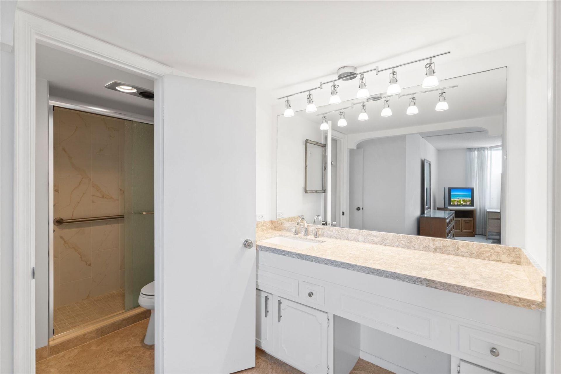 5200 N Ocean Boulevard, Unit 710b, Fort Lauderdale, FL 33308 Photo