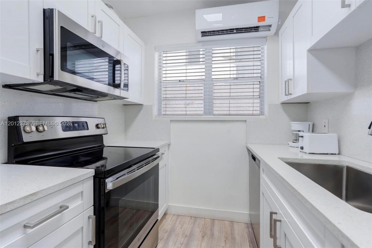 4015 Indian Creek Dr , Unit 106, Miami Beach, FL 33140 Photo