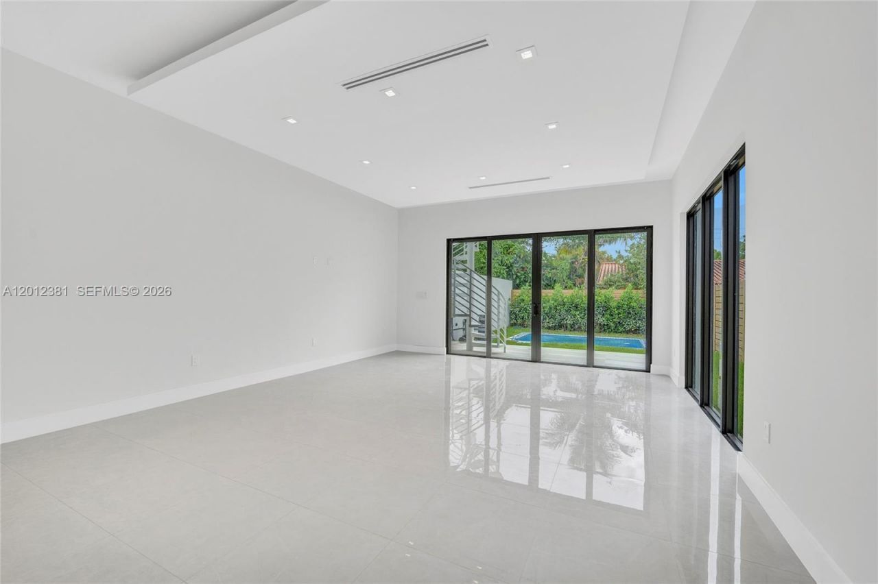 1235 SW 13th Ave , Unit 1235, Miami, FL 33135 Photo