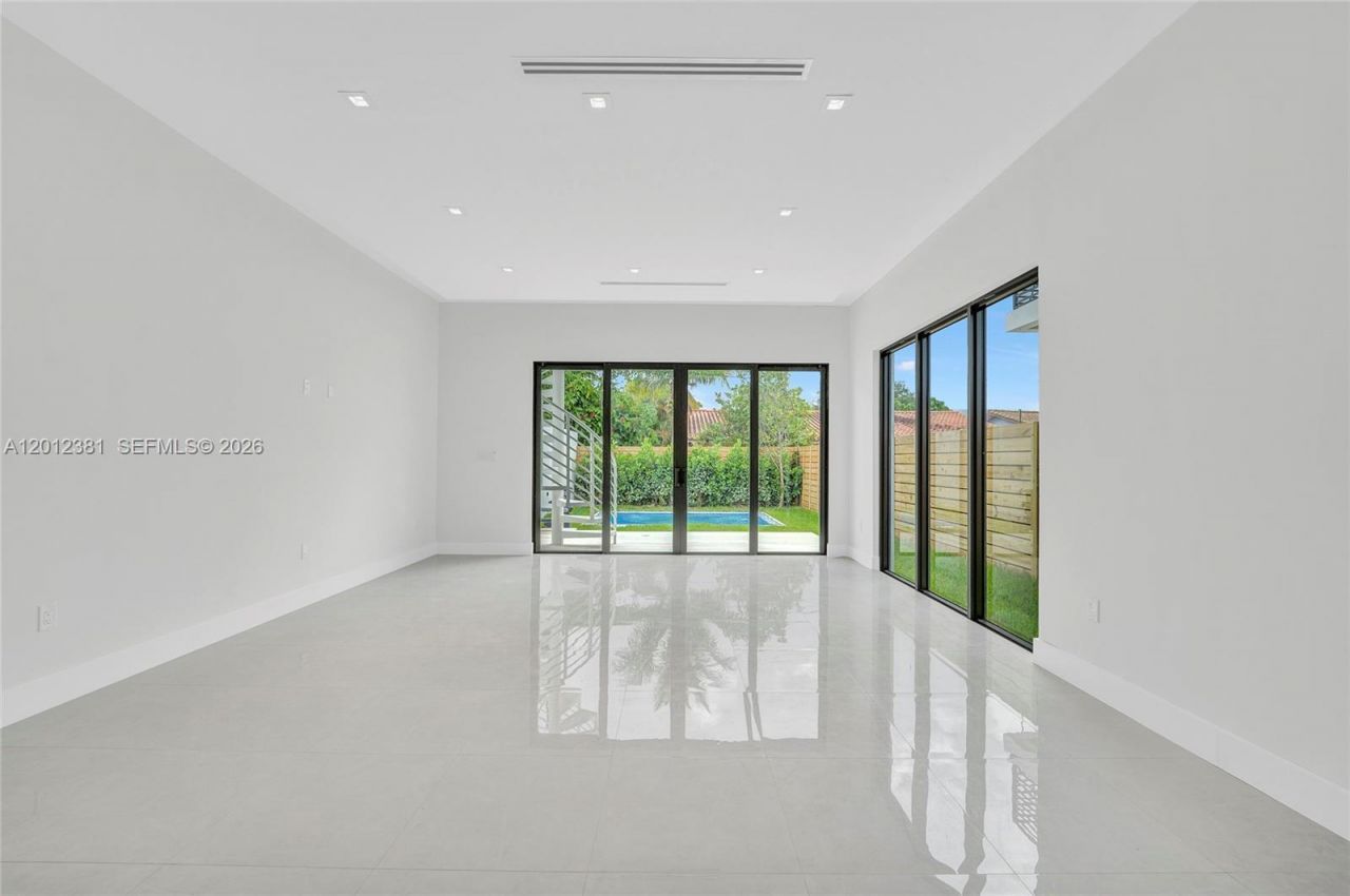 1235 SW 13th Ave , Unit 1235, Miami, FL 33135 Photo
