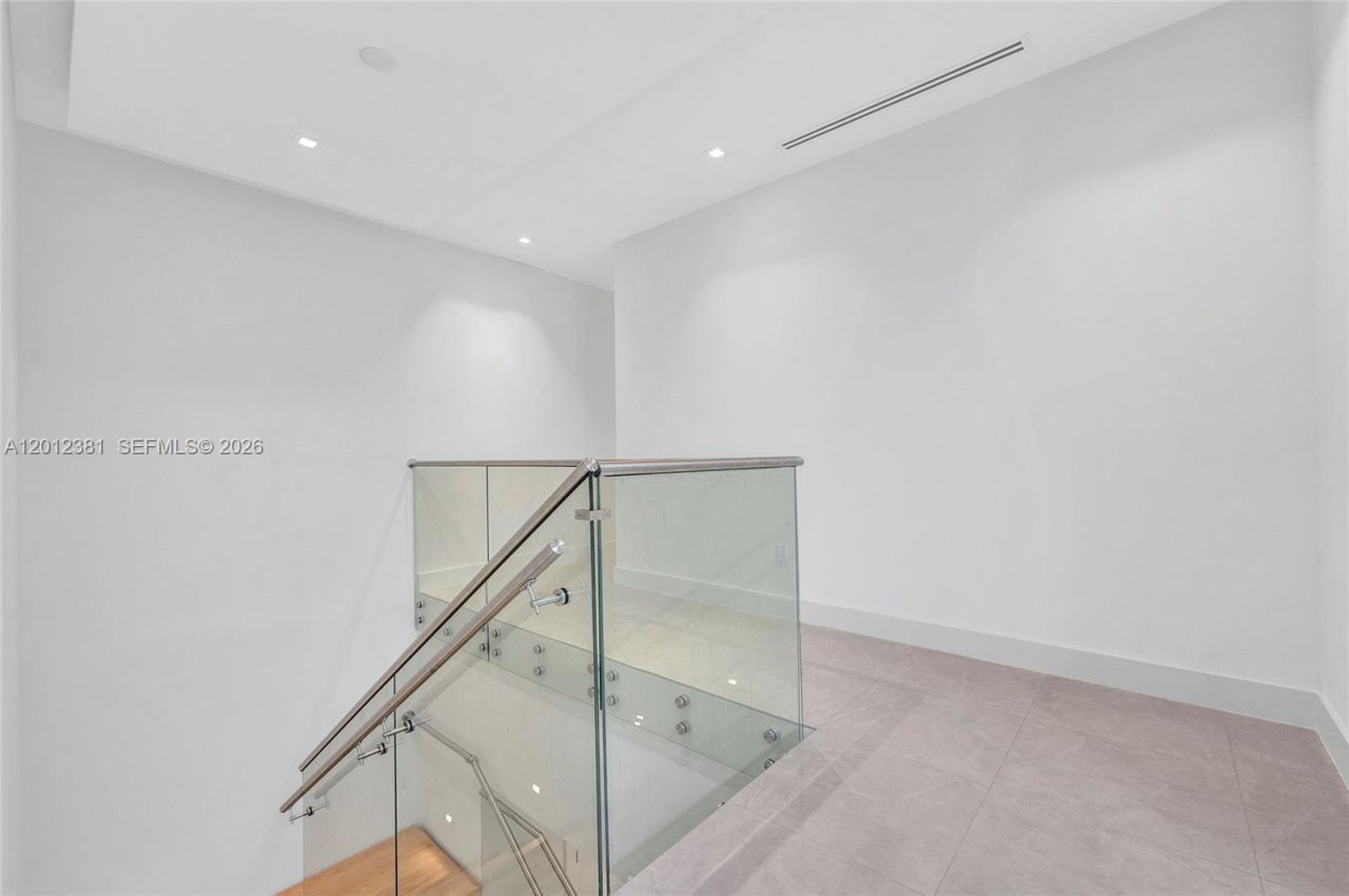 1235 SW 13th Ave , Unit 1235, Miami, FL 33135 Photo