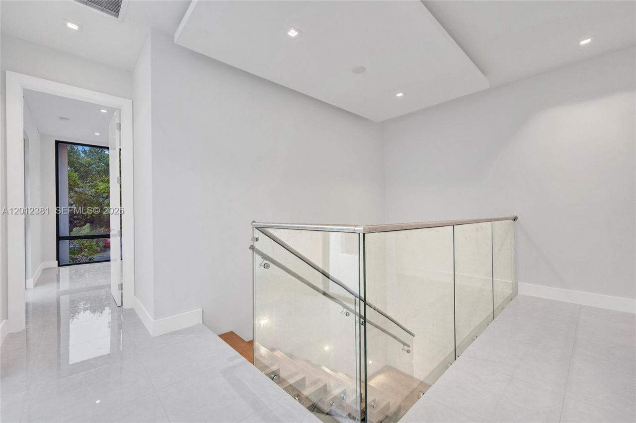 1235 SW 13th Ave , Unit 1235, Miami, FL 33135 Photo