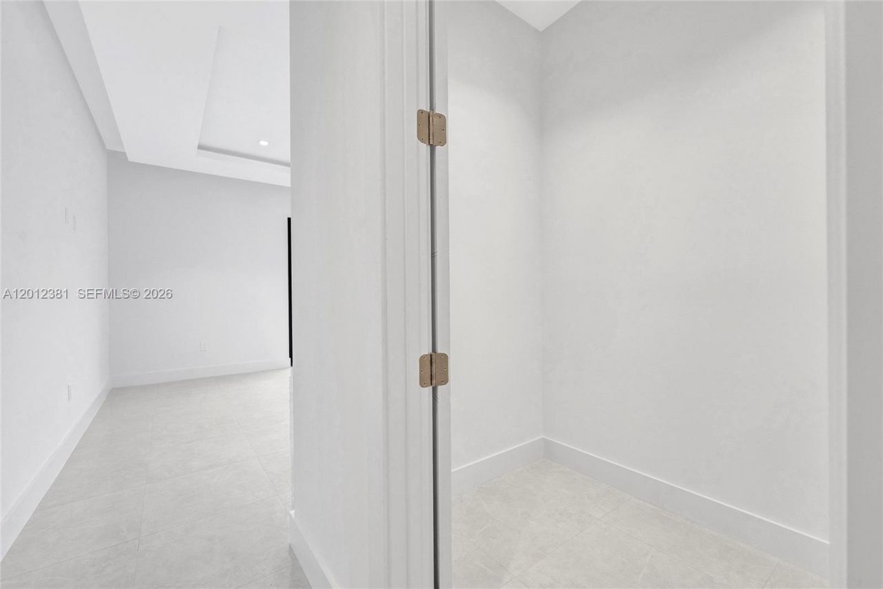 1235 SW 13th Ave , Unit 1235, Miami, FL 33135 Photo