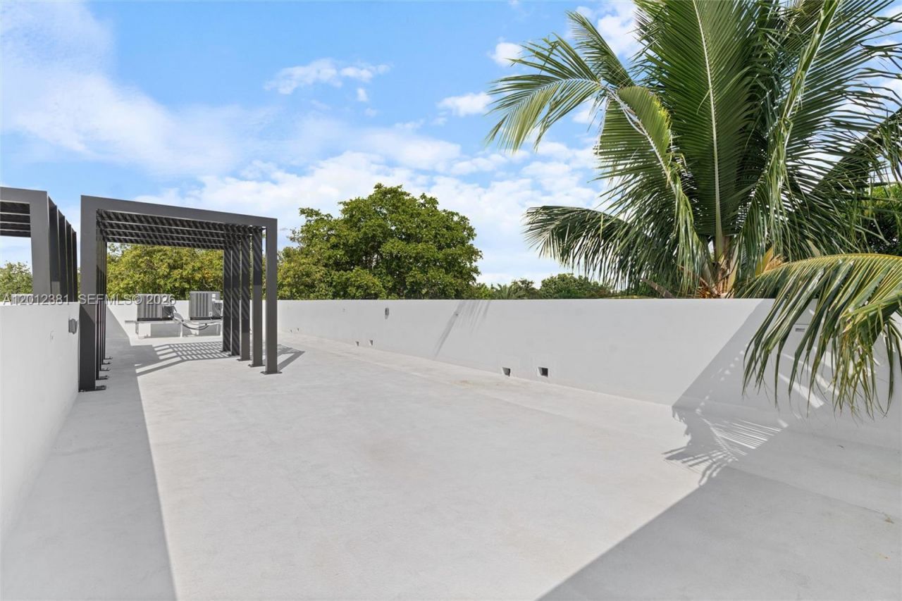 1235 SW 13th Ave , Unit 1235, Miami, FL 33135 Photo