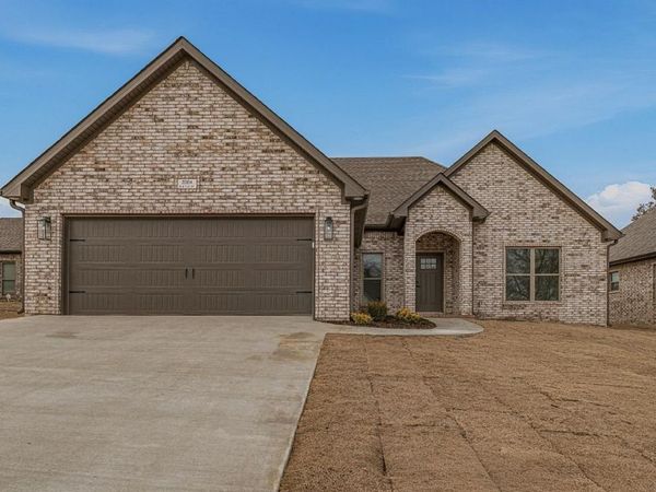 2004 N 8 1/2 Street, Paragould, AR 72450