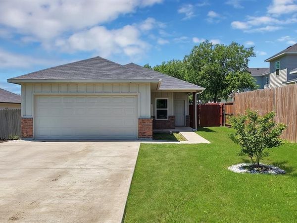 104 Sweeney Street, Hillsboro, TX 76645
