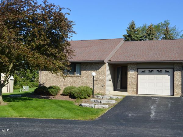 22 Windstone Drive, Findlay, OH 45840