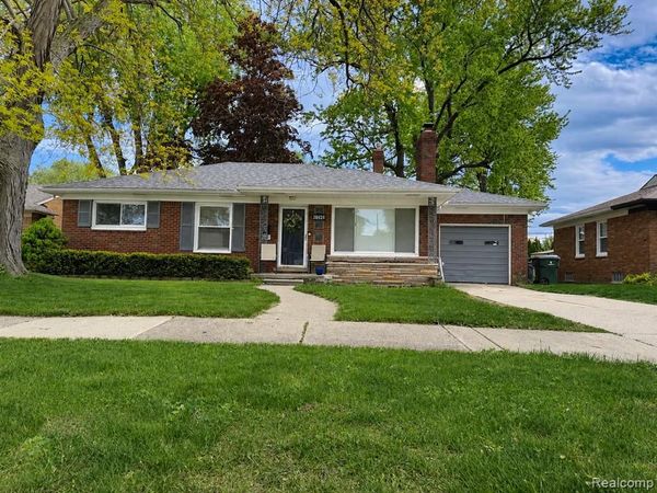 20924 Bon Brae Street, St. Clair Shores, MI 48081