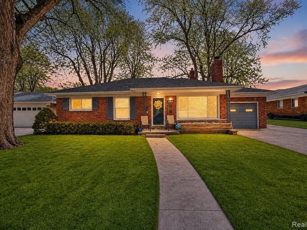 20924 Bon Brae Street, St. Clair Shores, MI 48081