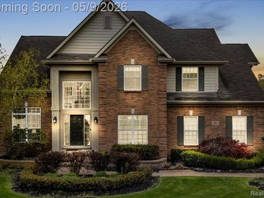 3881 High Grove Way, Orion Twp, MI 48360