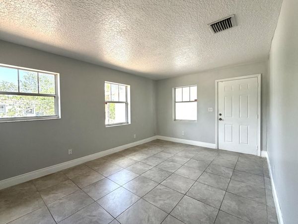 1025 SW 2nd Court, Unit 5, Fort Lauderdale, FL 33312