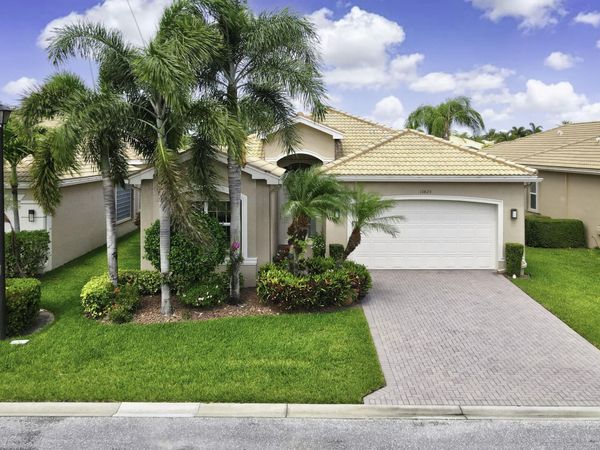 10825 Leaf Bridge Way, Boynton Beach, FL 33473