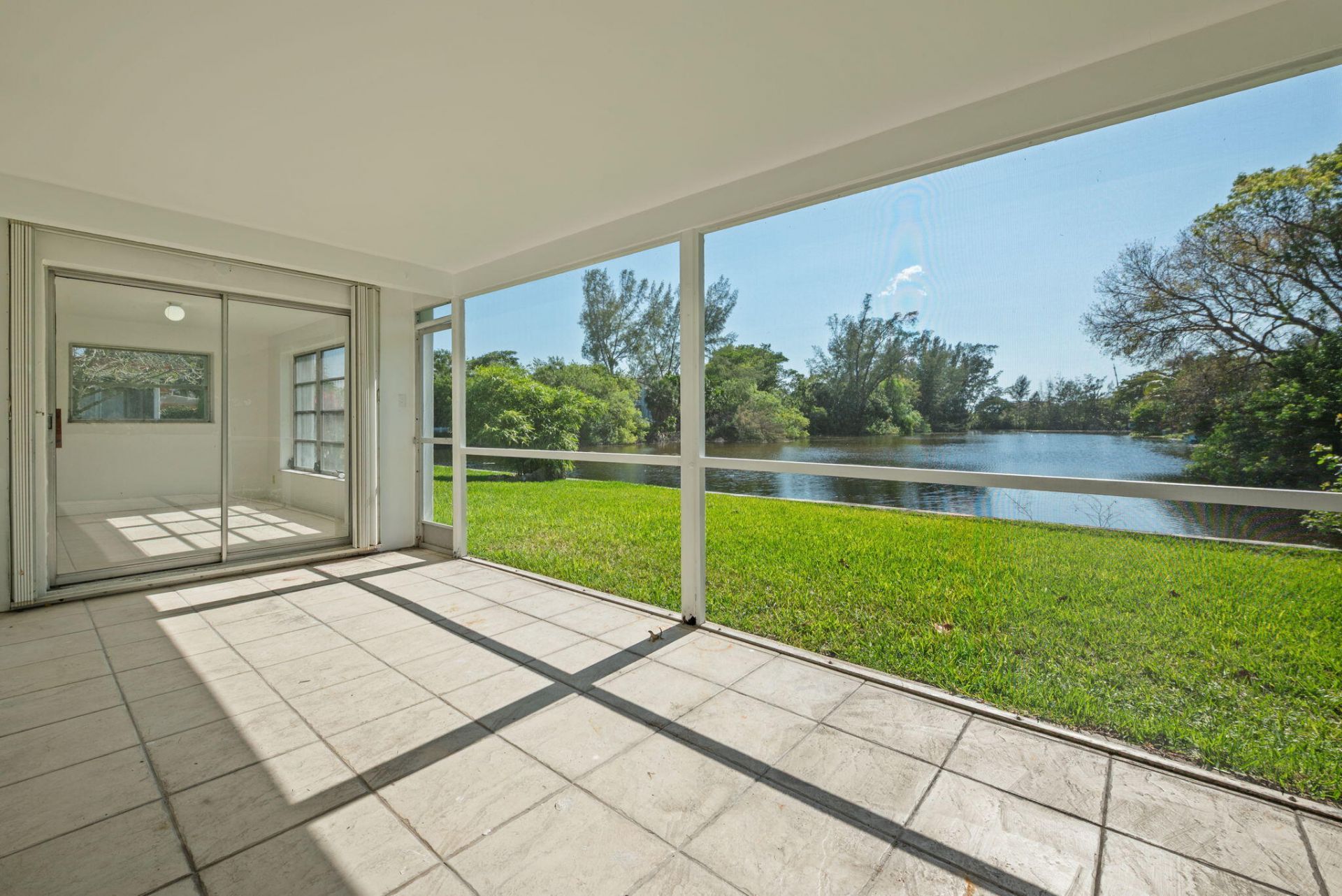 5205 NW 28th Avenue, Tamarac, FL 33309 Photo